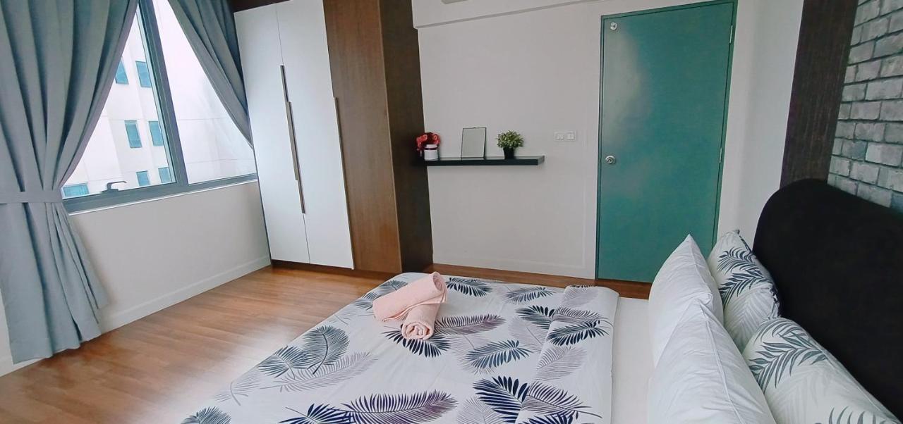 Signature At Mercu Summer Klcc Apartment