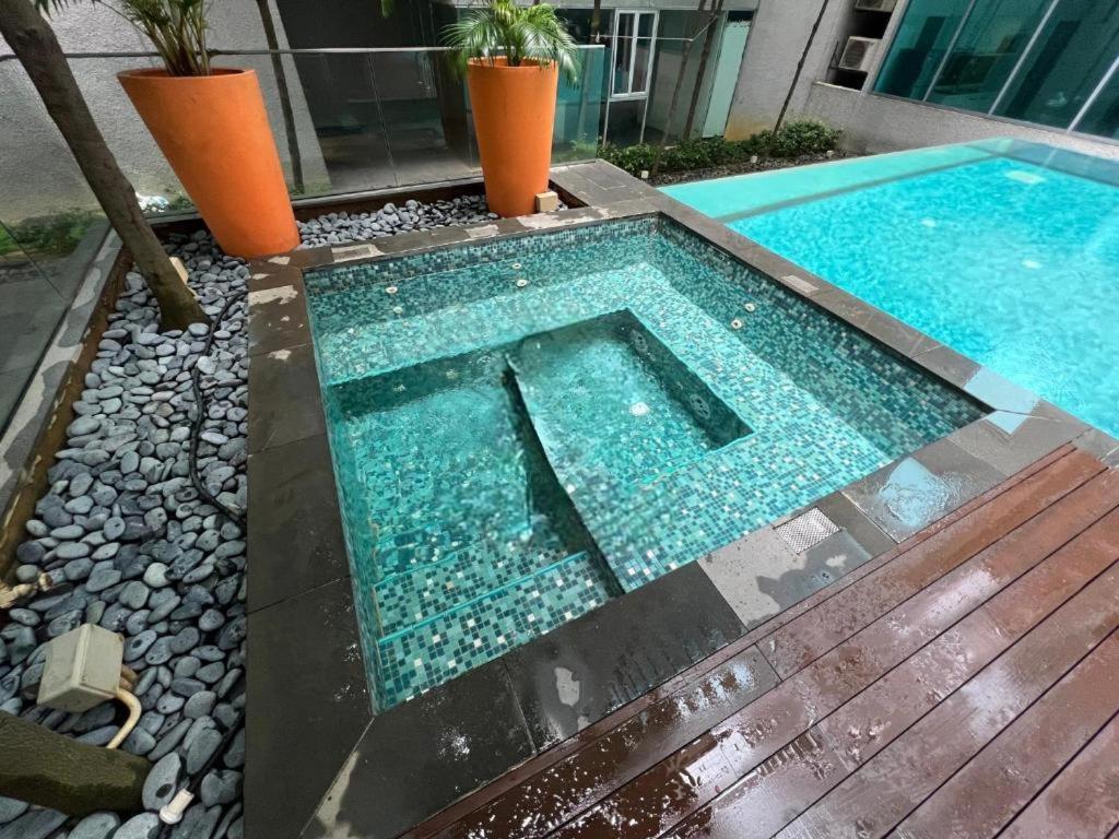 Signature At Mercu Summer Klcc Apartment